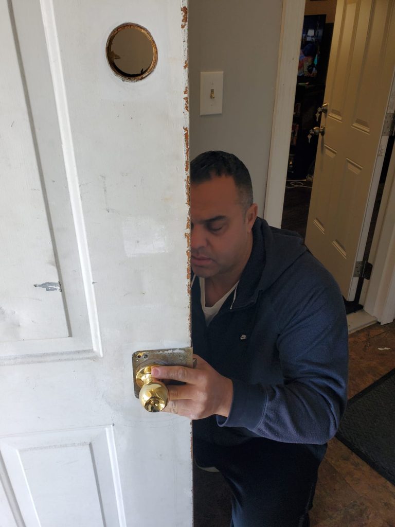 Residential lock replacement (4)
