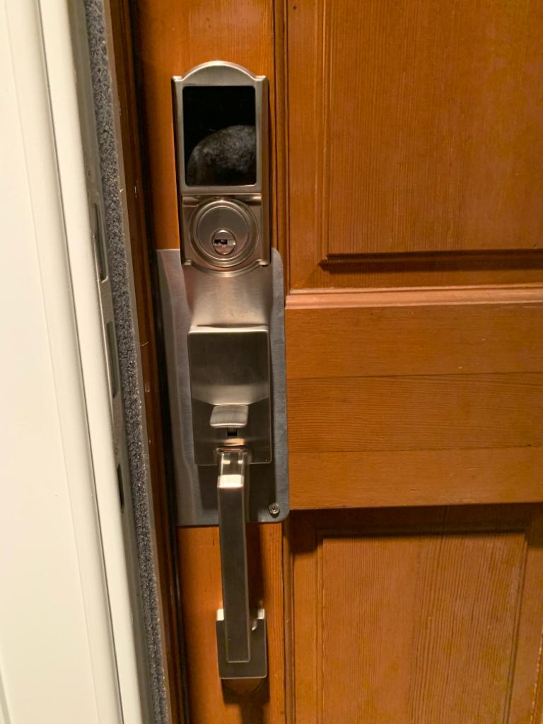 24/7 Home lock replacement services by advanced lock and key