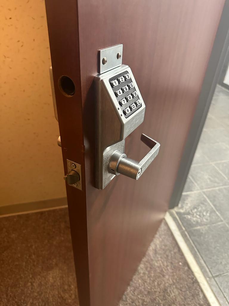 Keypad installed on a business door in Beachwood OH (5)